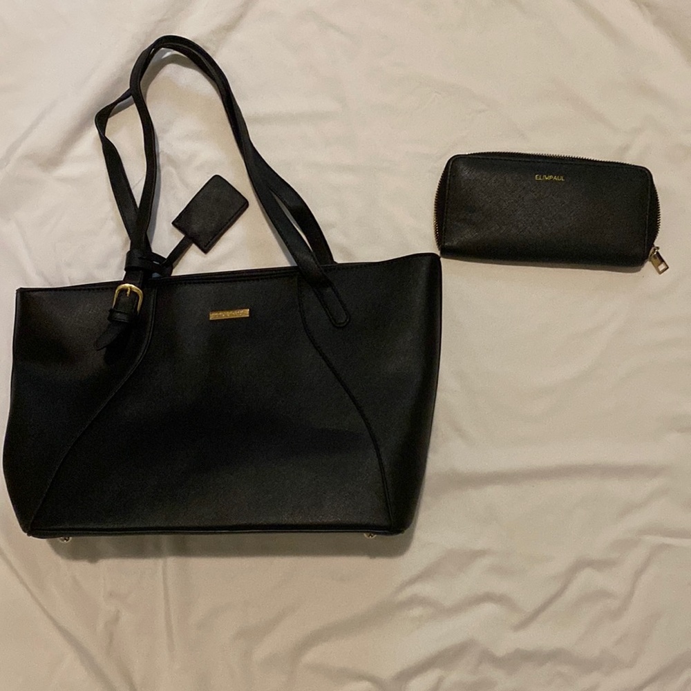 Black shoulder purse with matching wallet. Clean, never used, large